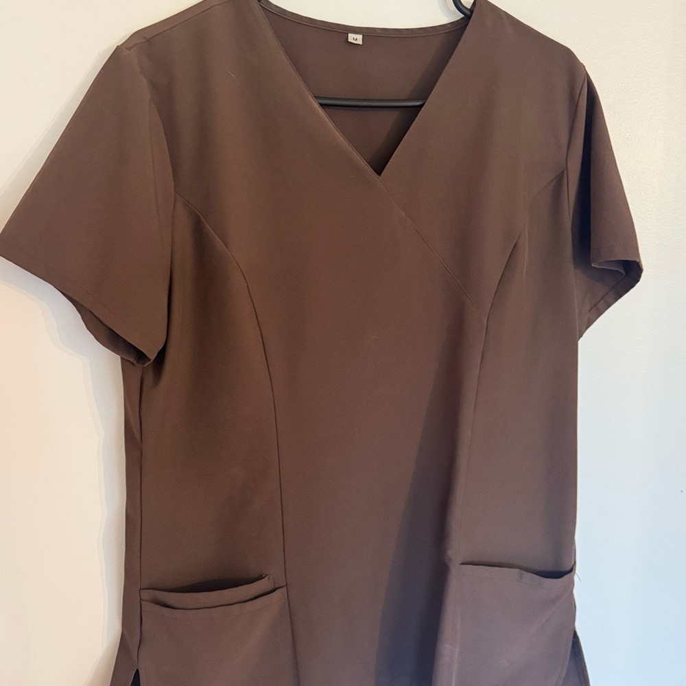 LUX Women’s scrub set - Picture 2 of 3